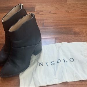 NISOLO heeled commuter boots